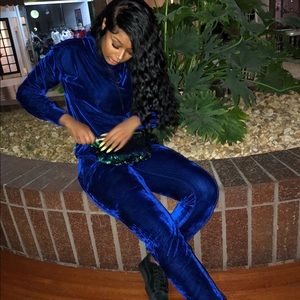 VELVET TWO PIECE SWEATSUIT/Matching set